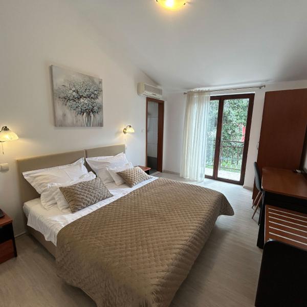 Vila Tina Economy Balcony 1920x1280 1