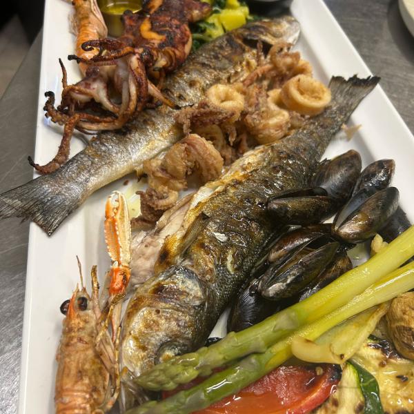 Vila Tina Restaurant 8